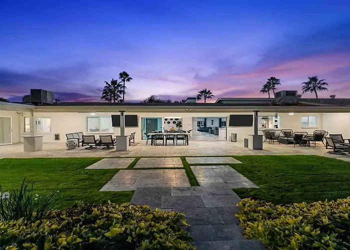Holiday home Luxury Retreat With Pool, & Sauna *